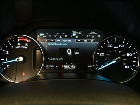 Used 2018 Ford F250 Platinum w/ Platinum Ultimate Package AWD/4WD image 25