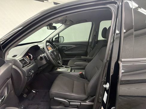 Used 2023 Honda Ridgeline Sport image 9