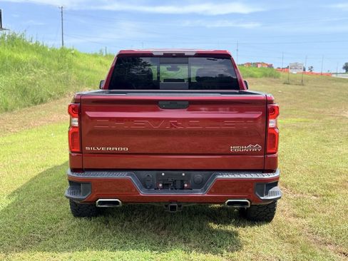 Used 2019 Chevrolet Silverado 1500 High Country w/ Technology Package AWD/4WD image 31