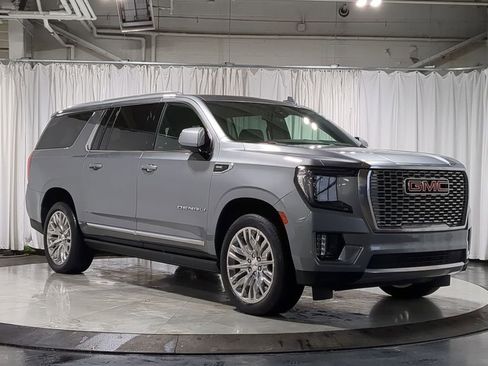 Used 2023 GMC Yukon XL Denali w/ Max Trailering Package image 16