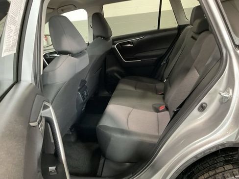 Used 2025 Toyota RAV4 XLE AWD/4WD image 26