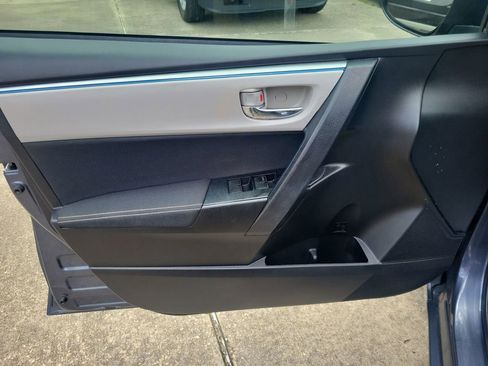Used 2016 Toyota Corolla LE FWD image 12