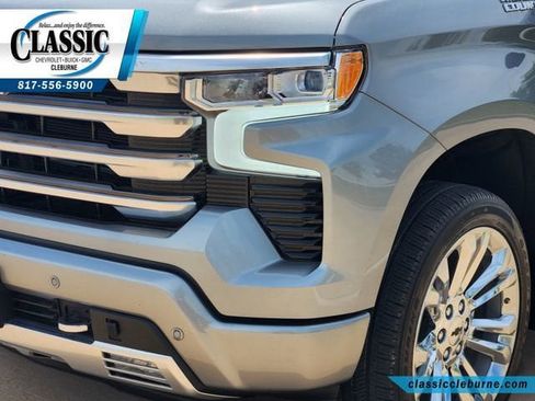 Used 2025 Chevrolet Silverado 1500 High Country AWD/4WD image 11