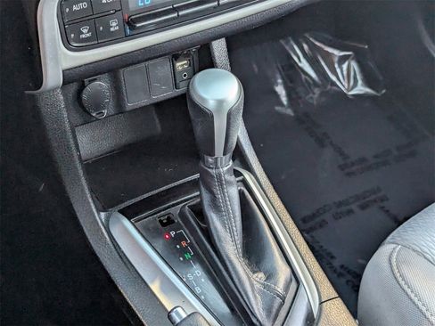 Used 2017 Toyota Corolla LE image 27