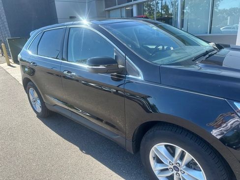 Used 2017 Ford Edge SEL w/ Equipment Group 201A AWD/4WD image 4