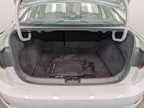 Used 2019 Volkswagen Jetta SE FWD image 25