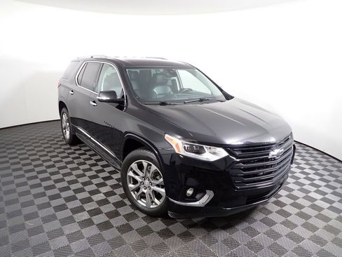 Used 2019 Chevrolet Traverse Premier w/ LPO, Blackout Package AWD/4WD image 11