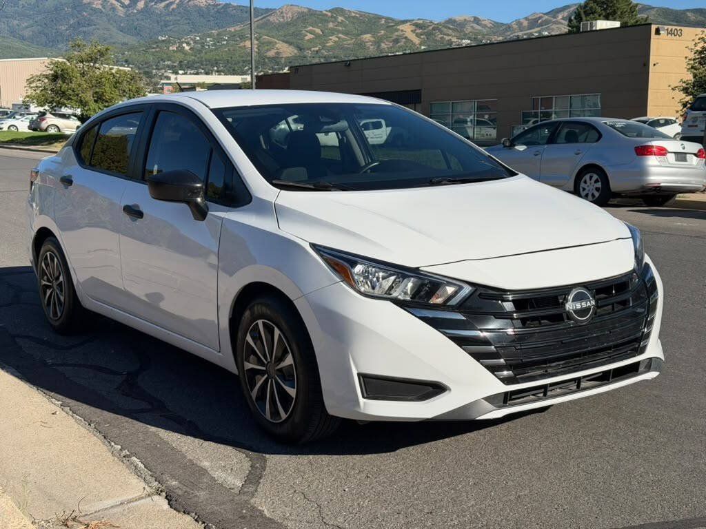 Used 2024 Nissan Versa S FWD image 6