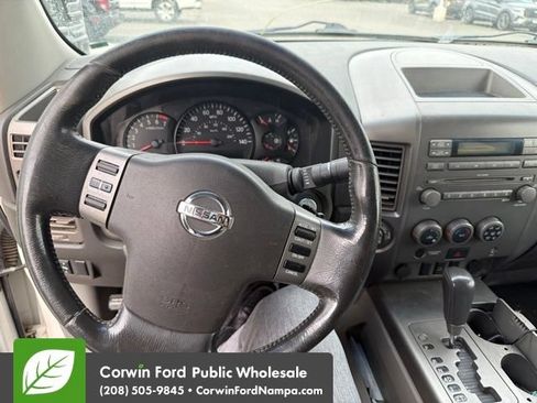 Used 2004 Nissan Titan SE AWD/4WD image 10