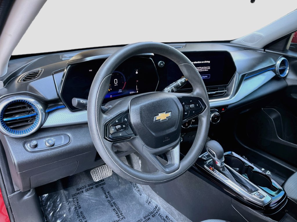 Used 2026 Chevrolet Trax LT FWD image 9