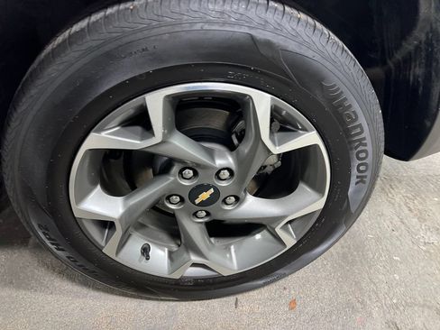 Used 2025 Chevrolet Trax LT FWD image 36