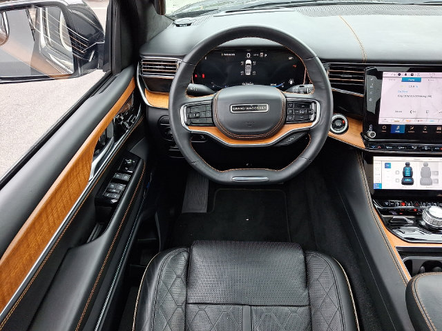 Used 2024 Jeep Grand Wagoneer Series III w/ Rear Seat Video Group 1 AWD/4WD image 11