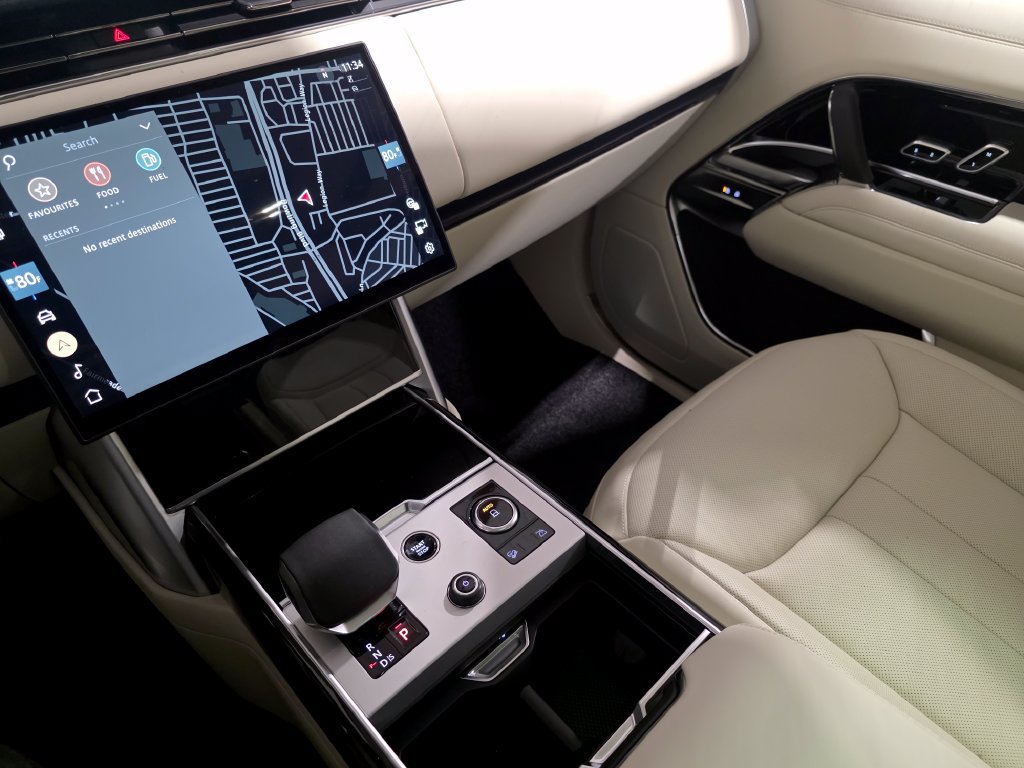 New 2027 Land Rover Range Rover Long Wheelbase SE AWD/4WD image 33