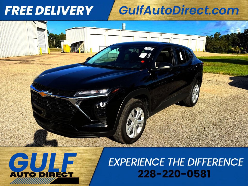 Used 2026 Chevrolet Trax LS FWD image 3