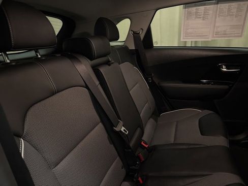 Used 2022 Kia Niro EX w/ Cold Weather Package image 21