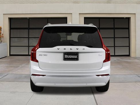 Certified 2023 Volvo XC90 T8 Core w/ Climate Package image 5