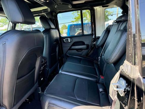 Used 2022 Jeep Wrangler Unlimited Sahara w/ Cold Weather Group image 11