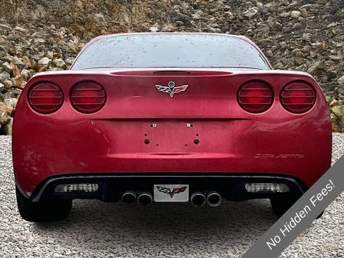 Used 2005 Chevrolet Corvette Coupe w/ Preferred Equipment Group RWD image 3