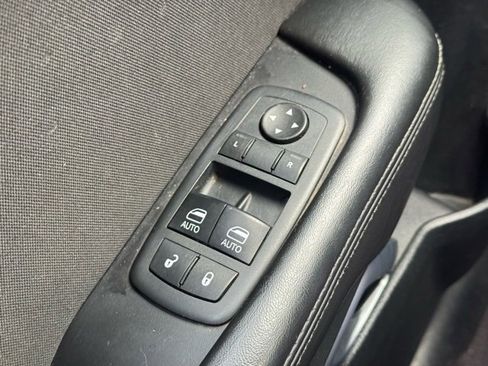 Used 2016 Dodge Challenger R/T image 18