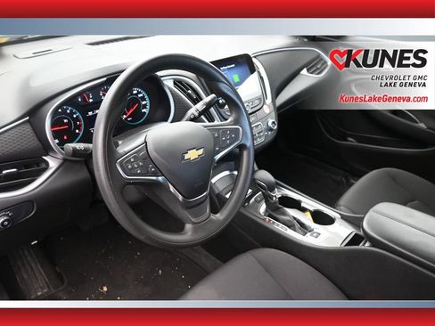 Used 2025 Chevrolet Malibu LT image 16