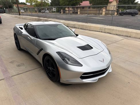 Used 2017 Chevrolet Corvette Stingray Coupe w/ 1LT RWD image 6