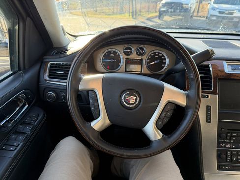 Used 2012 Cadillac Escalade ESV Platinum image 28