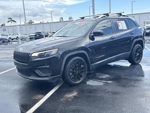 Used 2020 Jeep Cherokee Latitude FWD image 4
