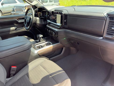 Used 2024 Chevrolet Silverado 1500 LT AWD/4WD image 13