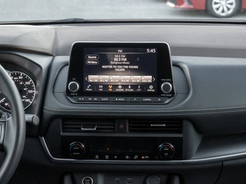 Used 2023 Nissan Rogue SV image 22