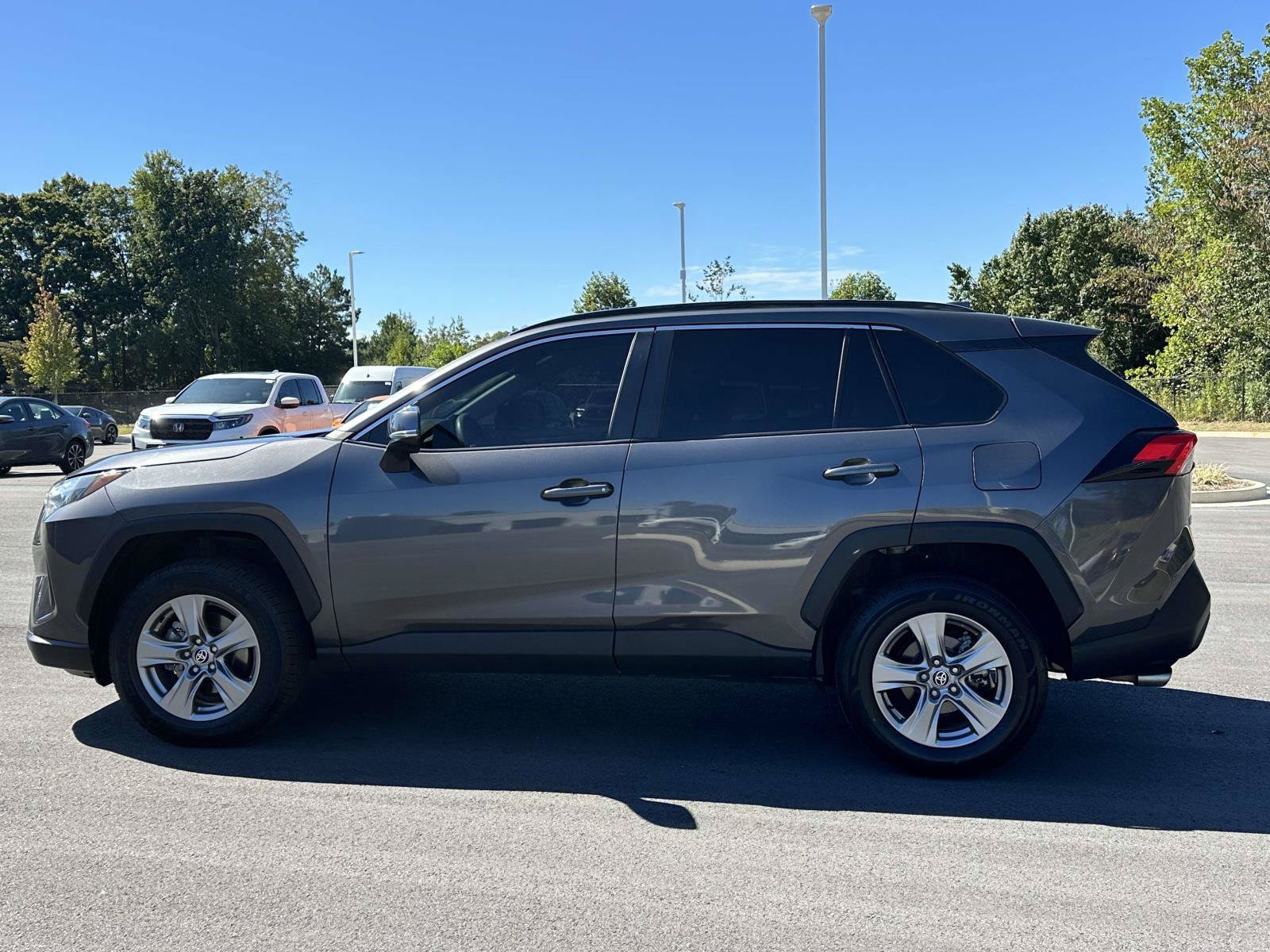 Used 2022 Toyota RAV4 XLE FWD image 22