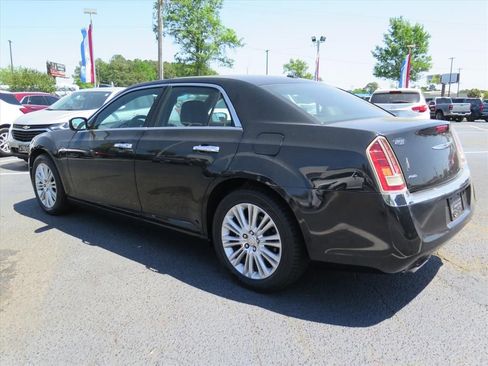 Used 2013 Chrysler 300 C image 5