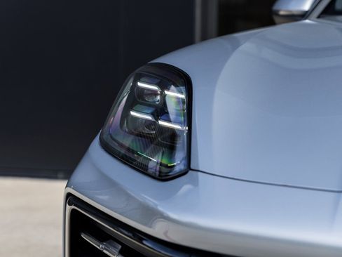 New 2026 Porsche Cayenne image 19