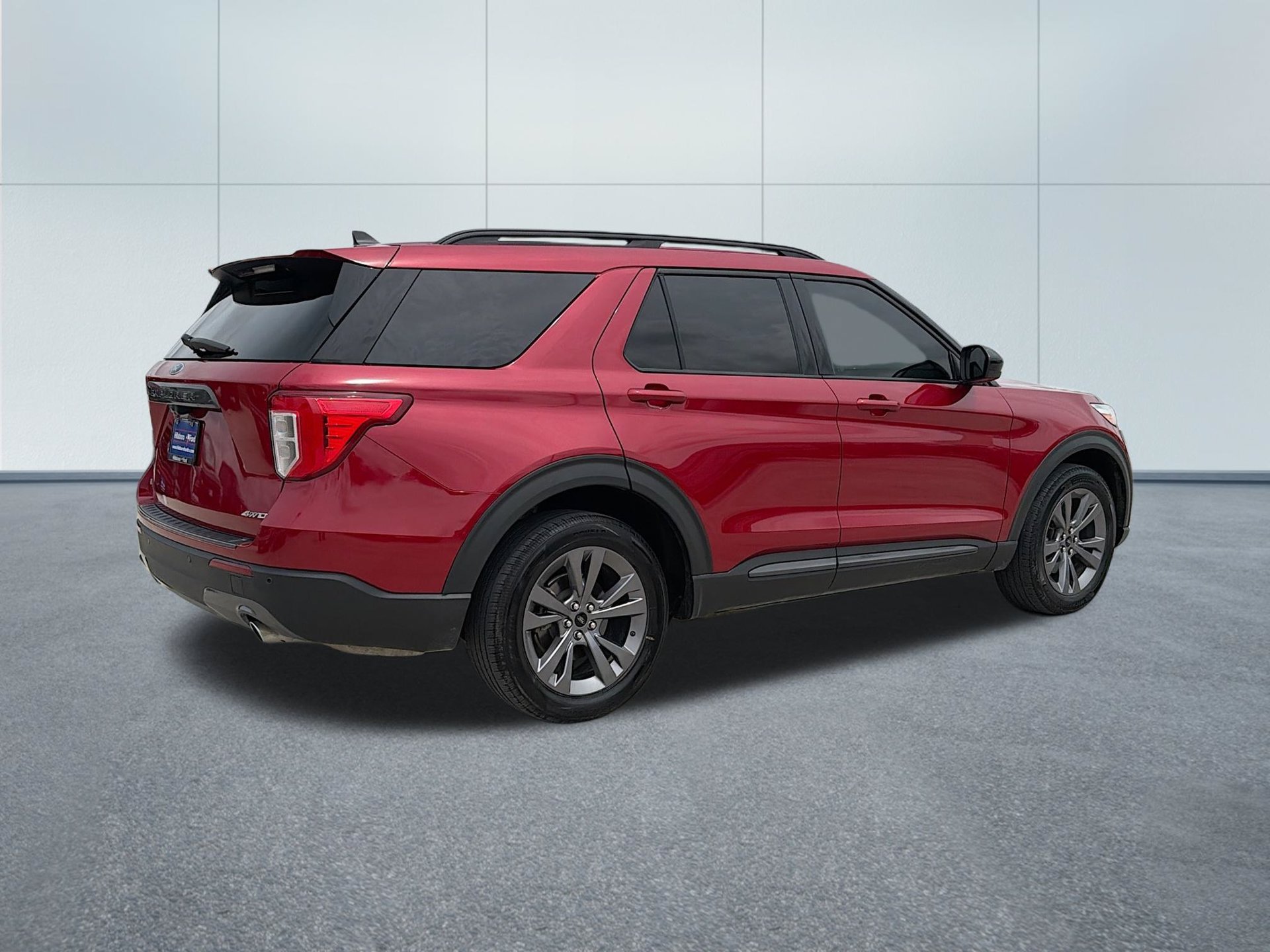Certified 2022 Ford Explorer XLT w/ Equipment Group 202A AWD/4WD image 5