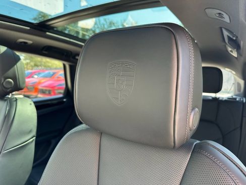 Used 2026 Porsche Macan AWD/4WD image 21