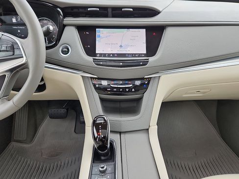 Certified 2021 Cadillac XT5 Premium Luxury image 19