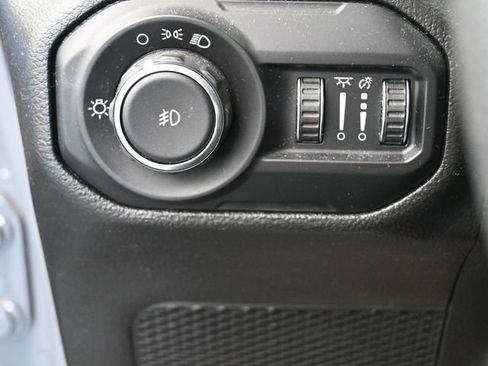 Used 2022 Jeep Wrangler Sport image 35