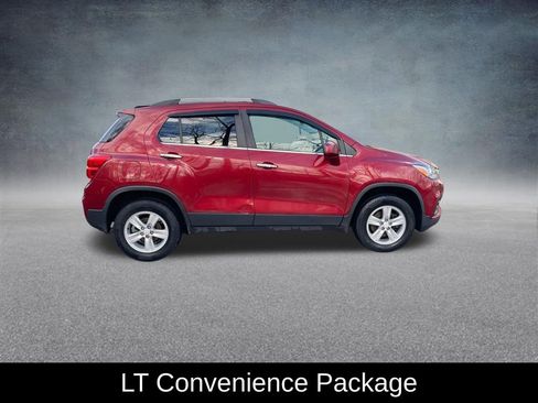 Used 2018 Chevrolet Trax LT w/ LT Convenience Package image 8