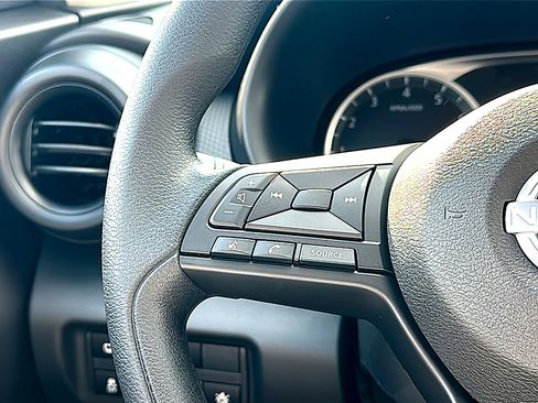 New 2025 Nissan Kicks Play S image 19