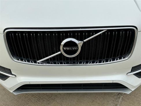 Used 2018 Volvo XC90 T6 Momentum w/ Momentum Plus Package image 12