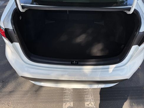 Used 2021 Toyota Corolla LE FWD image 24