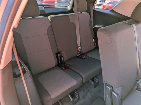 Used 2021 Chevrolet Traverse LS FWD image 38