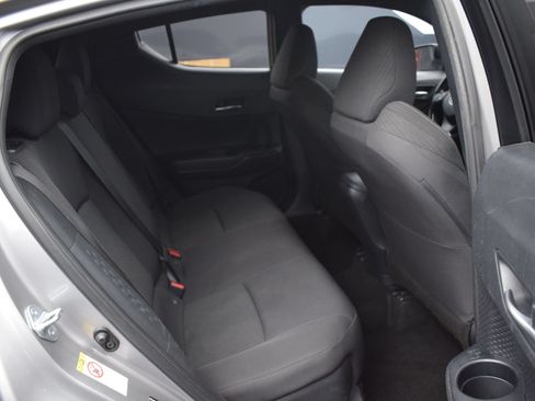 Used 2018 Toyota C-HR XLE FWD image 11