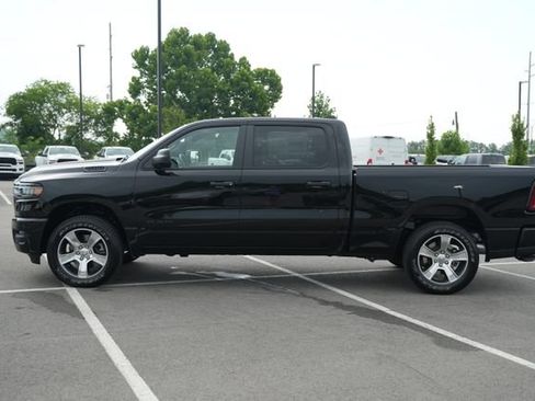 New 2026 RAM 1500 Express AWD/4WD image 4