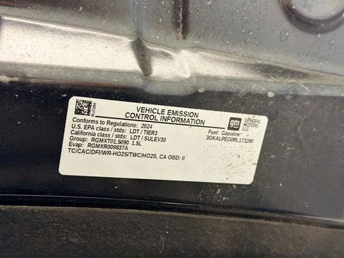 Used 2024 GMC Terrain SLT image 17