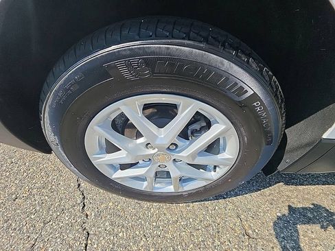 Used 2023 Chevrolet Equinox LS FWD image 35