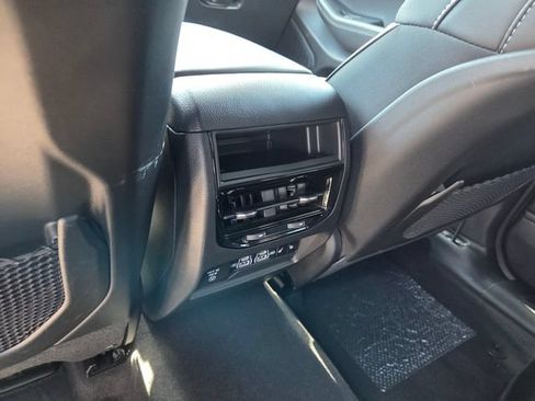 Certified 2025 Jeep Grand Cherokee Limited w/ Black Appearance Package AWD/4WD image 6