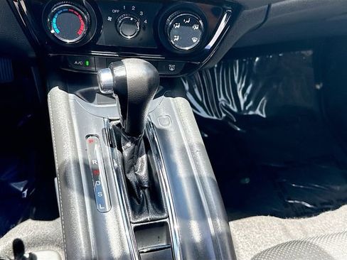 Used 2019 Honda HR-V LX image 16