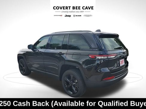 New 2025 Jeep Grand Cherokee Limited w/ Black Appearance Package image 8