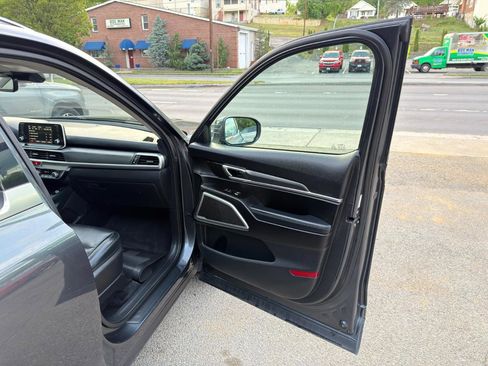 Used 2020 Kia Telluride S w/ S 8 Passenger Seating Package FWD image 16
