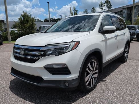 Used 2017 Honda Pilot Touring image 2